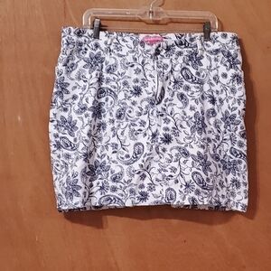 Woman Within White and Navy Floral Skort